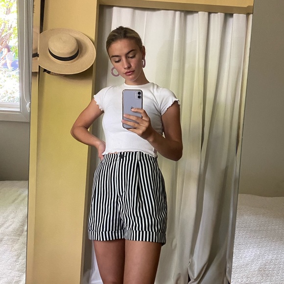American Apparal Striped high Waisted Shorts - Picture 2 of 6